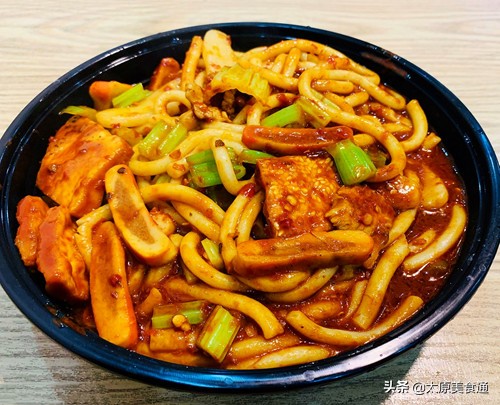 新疆网红爆款爆辣炒米粉,超辣的新疆炒米粉推荐