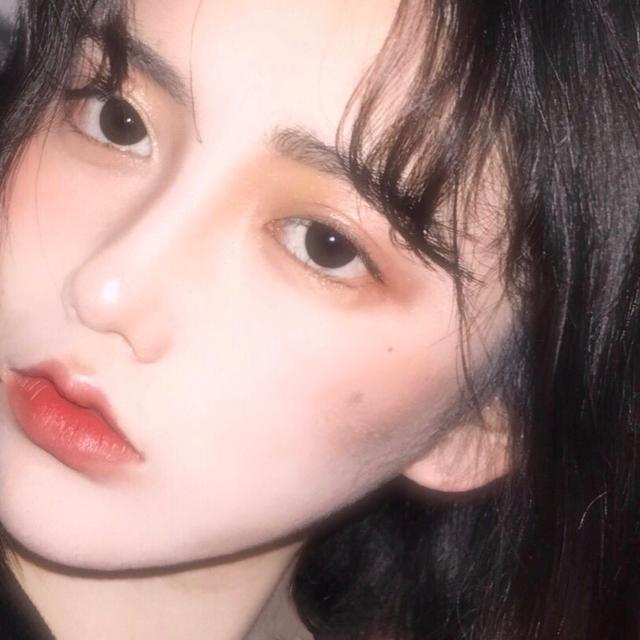 瓜子脸女生属于什么型,瓜子脸代表什么性格