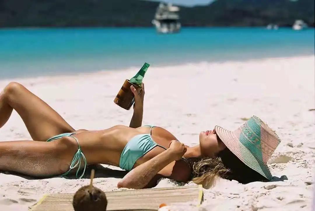 泳衣推荐显瘦高颜值保守,夏日巨显瘦泳衣推荐