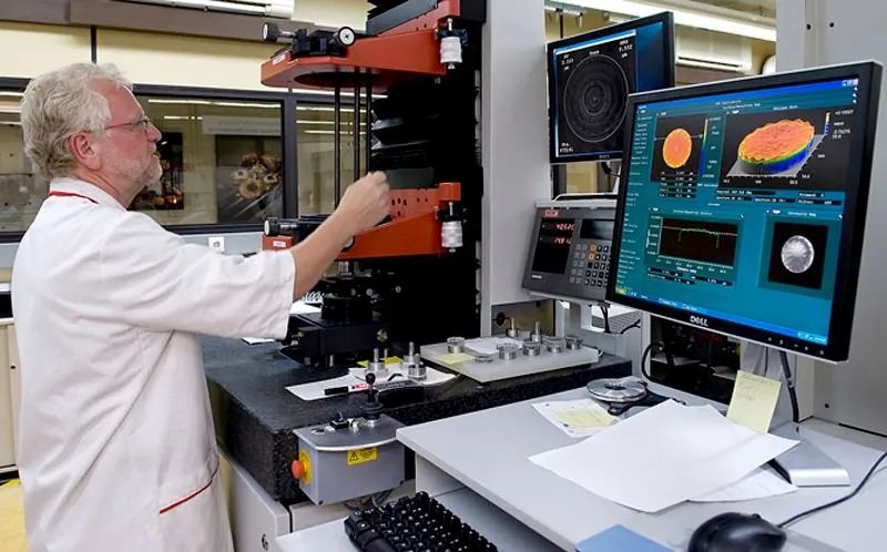 为什么这么多人捧华为,为什么那么多人喜欢徕卡