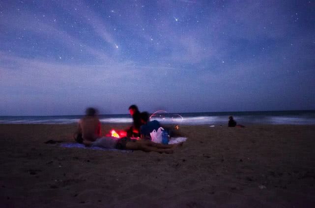 年轻时还有几次机会，我们可以暂停工作，连续休息30天？