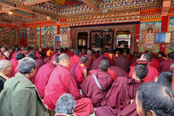 这个冬天去一趟色达,把2020年的不如意,尽数放下