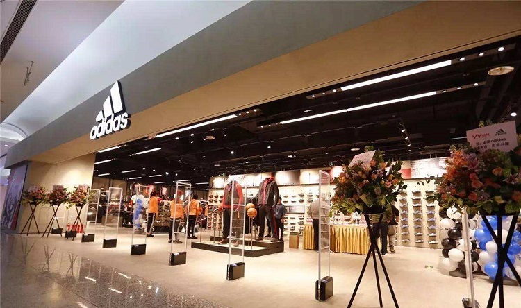 财富广场有卖阿迪耐克的店吗,财富中心有卖耐克的吗