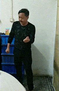 爆笑gif动图,看一遍笑哈哈的gif搞笑动图