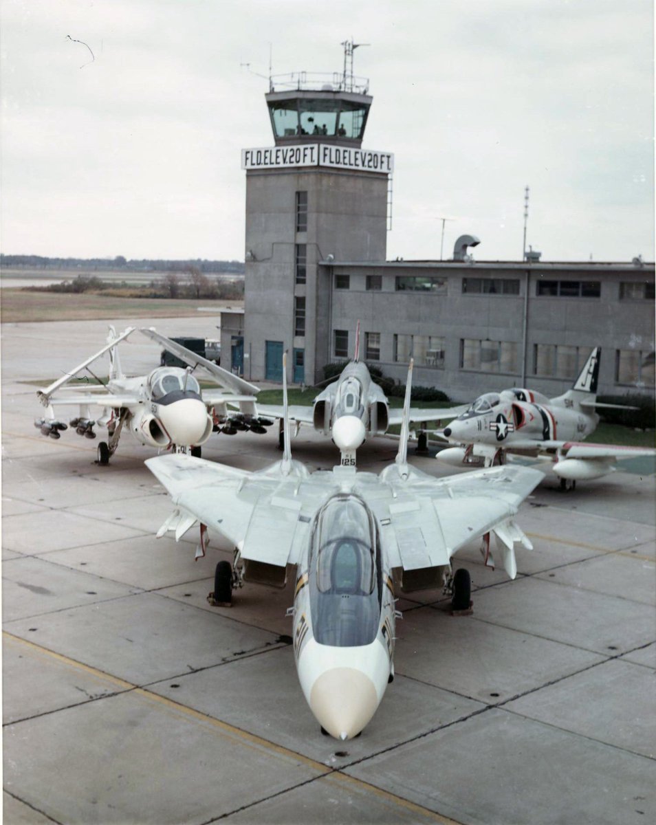 f-7舰载机,f-8舰载战斗机