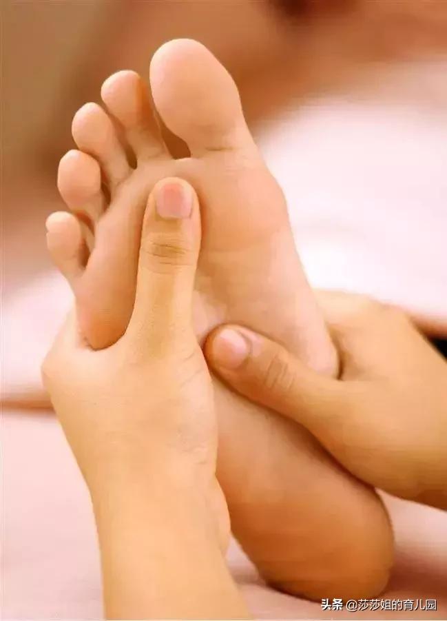 涌泉穴和三阴交穴治失眠,失眠关冲穴