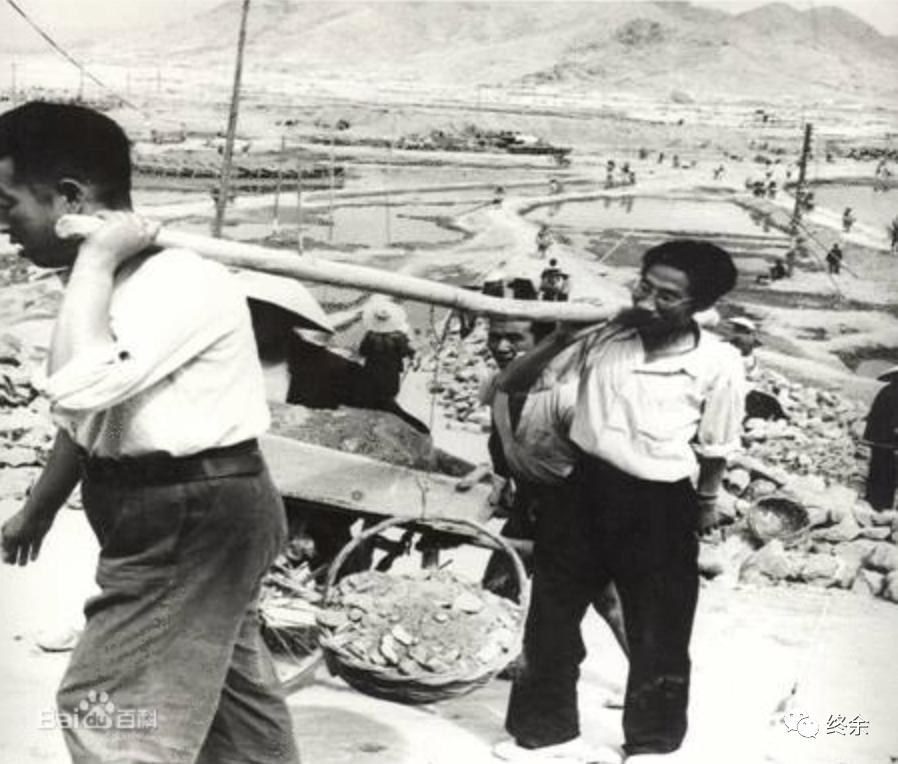 ​通县民工在怀柔水库建设工地