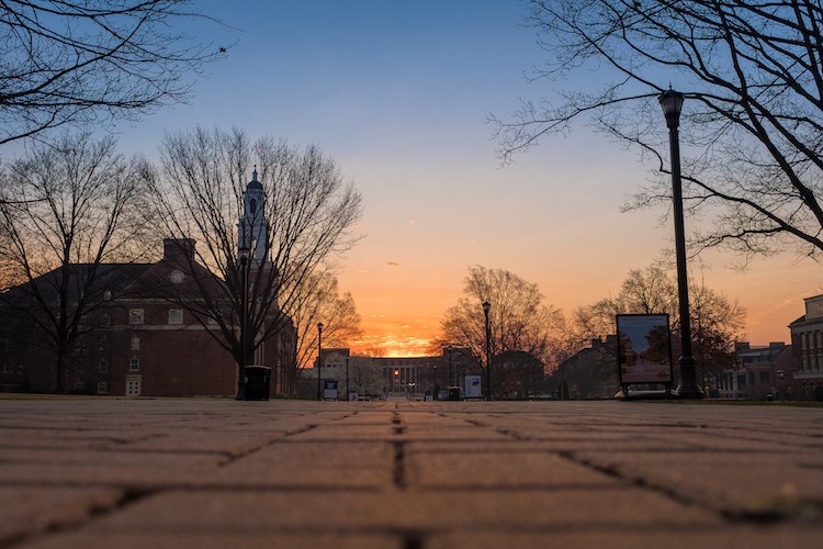 光学取景器和电子取景器区别,光学取景器和相机哪个好