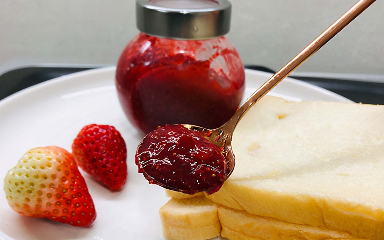 300克草莓用多少克糖制作草莓酱,草莓怎么做好吃又简单不用火