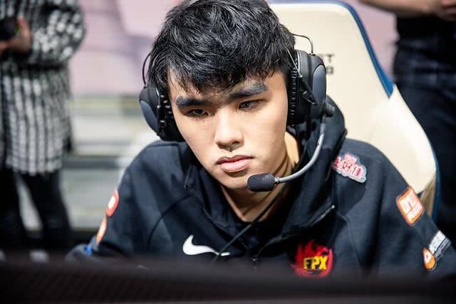 skt队员说skt历史第一战队,skt到底是不是定制冠军