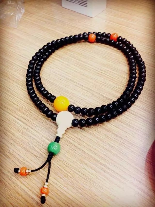 给手串换绳的方法,怎么快速给手串换绳