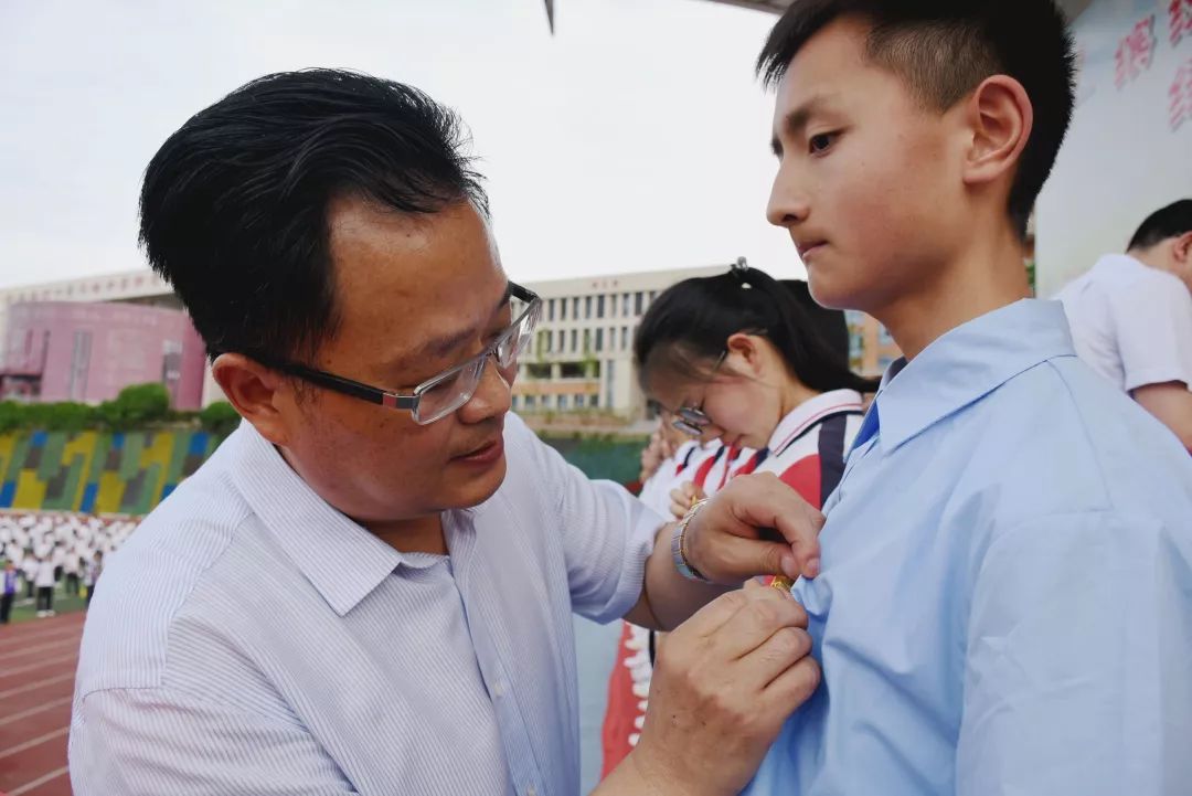 成都名校长的温度教育：期待把眉山冠城七中办成百年名校