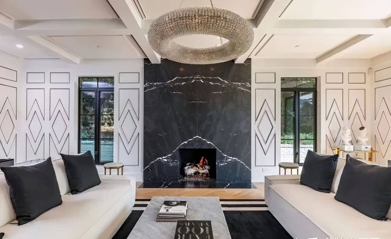 蕾哈娜与rocky还在交往吗,蕾哈娜17亿美元财产