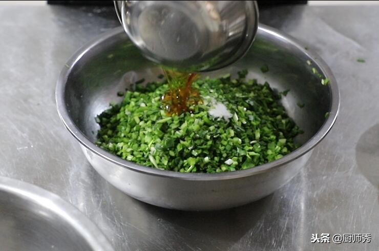 鹏厨教你牛肉饺子的配比,三鲜虾饺子馅是哪三鲜