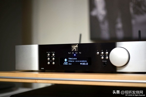 很强大!只要配上后级就OK:Moon390串流*放播**器/前级