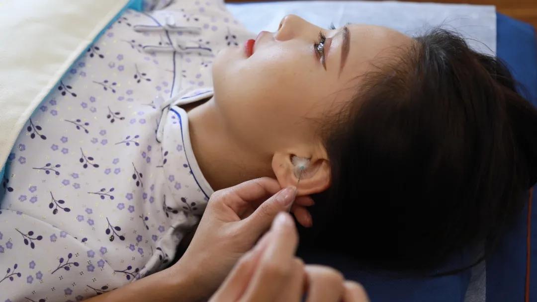 给耳朵洗个澡改善睡眠,给耳朵洗个澡助眠