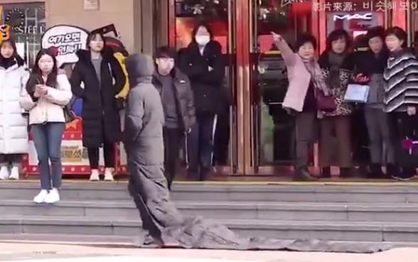 韩国ins羽绒服,韩国冬季街头羽绒服穿搭