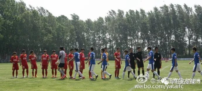 失业四次、卖过卤菜……30岁的他们依然为足球梦想努力