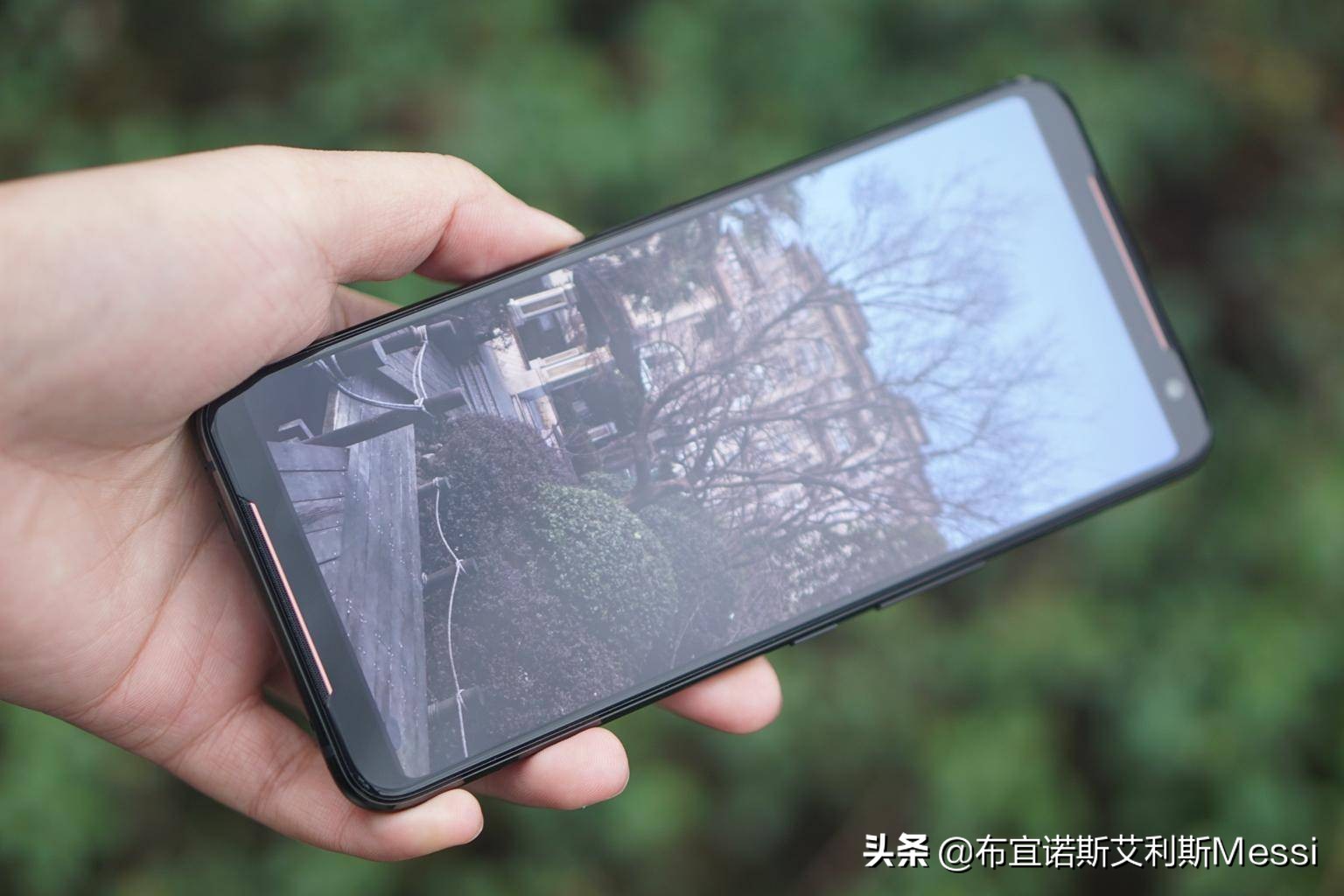 华硕rog2跑分,华硕rog2换屏