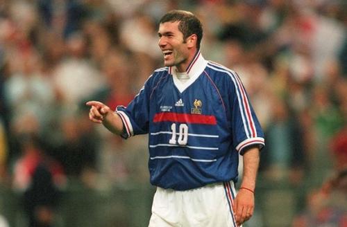 从巴吉奥到范戴克，说一说球员译名的过去和现在