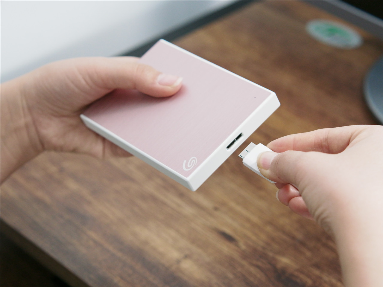 「超逸酷玩」女孩子喜欢什么样移动硬盘?希捷2新睿品系列告诉你