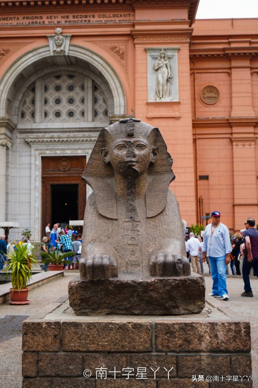 一半沙漠一半海洋图片,一半沙漠一半湖水