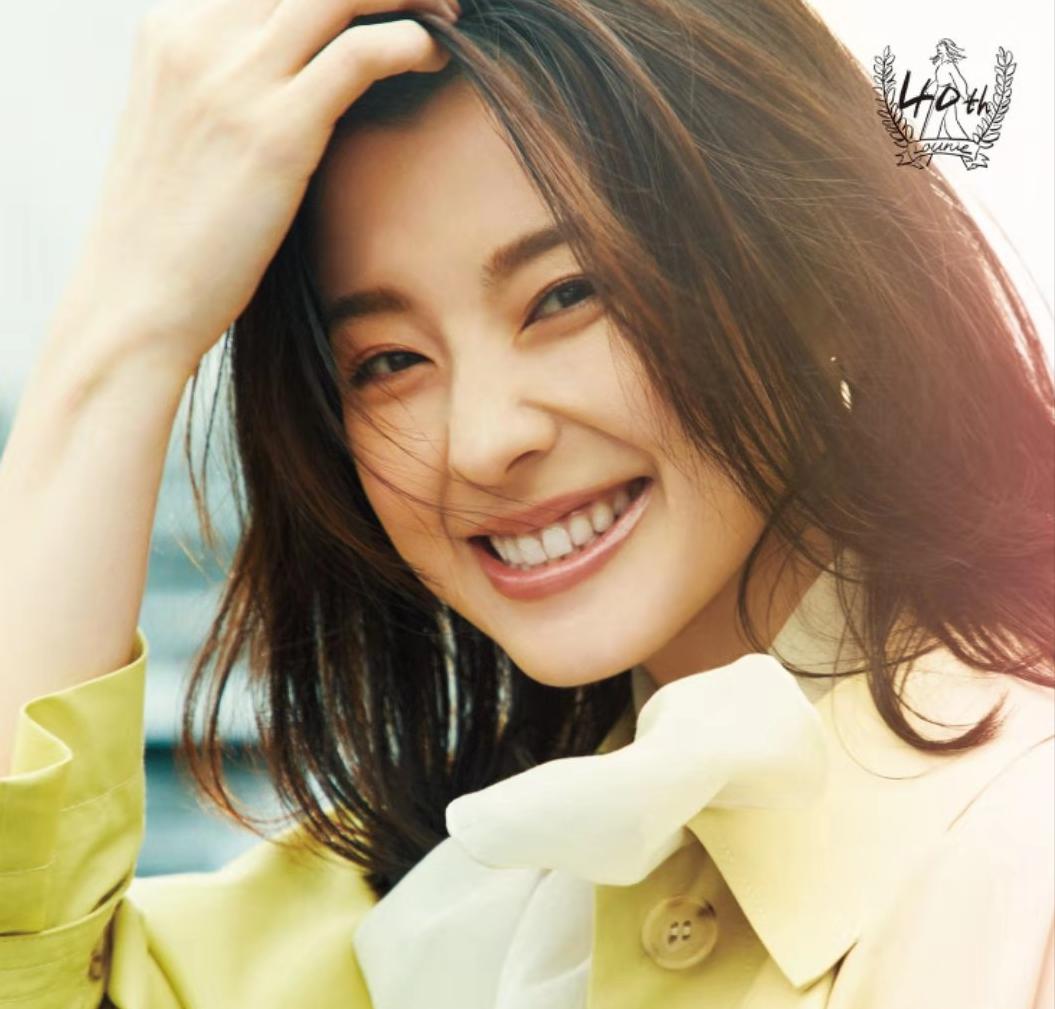 欢欢喜喜迎新年搭配的衣服,欢天喜地迎春天穿搭