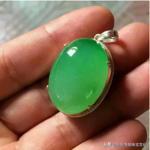 翡翠颜色的细节分类详解,翡翠帝王绿玉髓图片大全