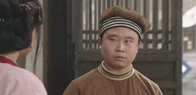 头发烫得难看有什么补救方法,头发烫得显老气怎么自救