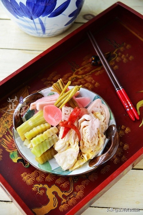 纯干货：我的6年养护经验助你成功腌制一坛可传家的四川泡菜水