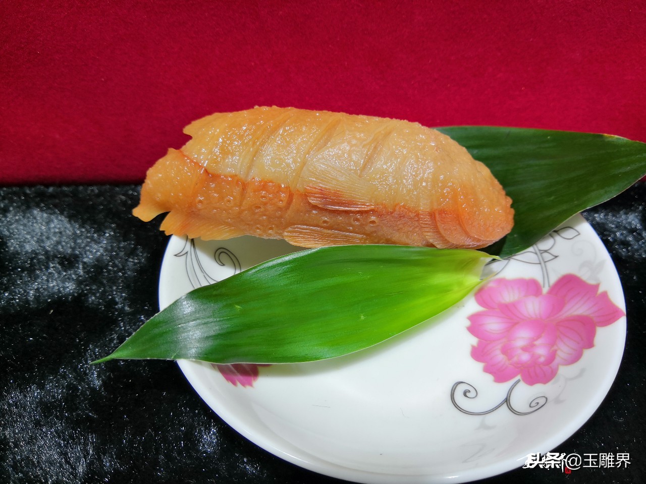 玉雕师掌勺！红黄翡变红烧鱼，口水流了
