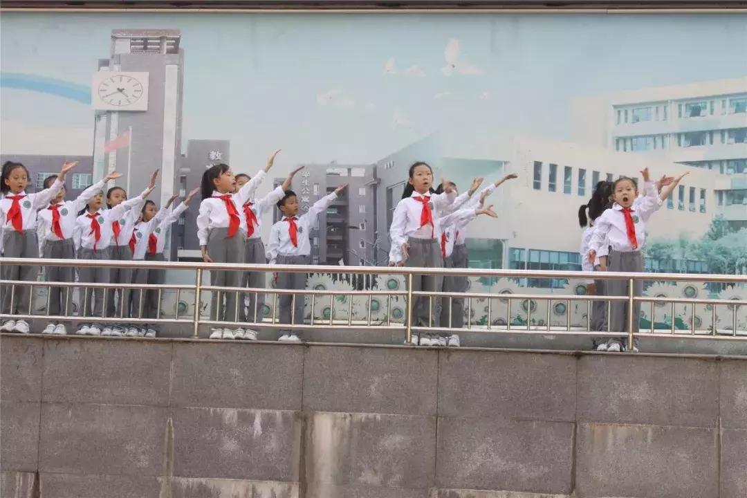 传红色精神承家国情怀,传红色精神做有志少年征文