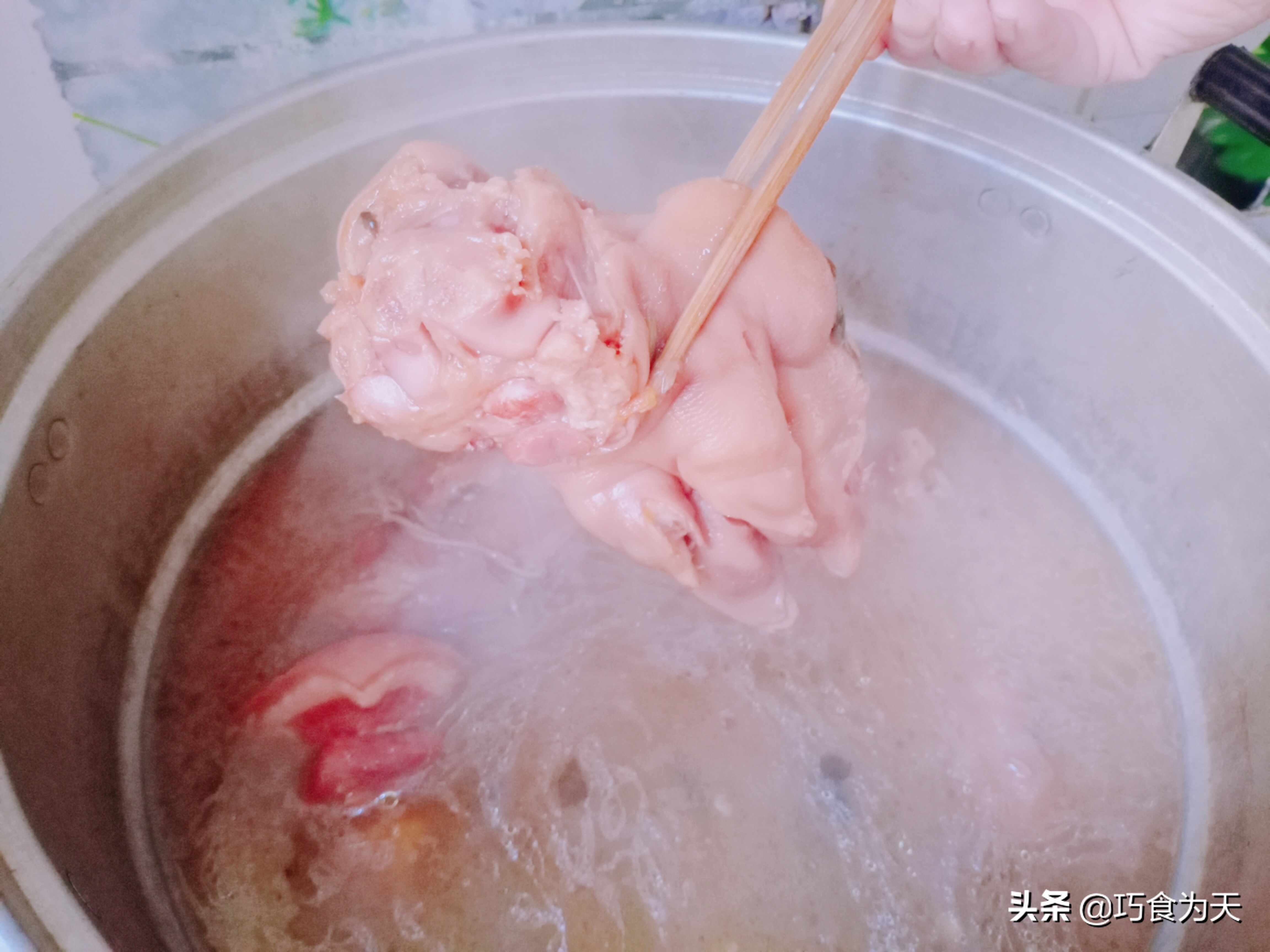 美味的猪蹄，选直的好还是选弯的好，从业30年猪肉摊主的5招