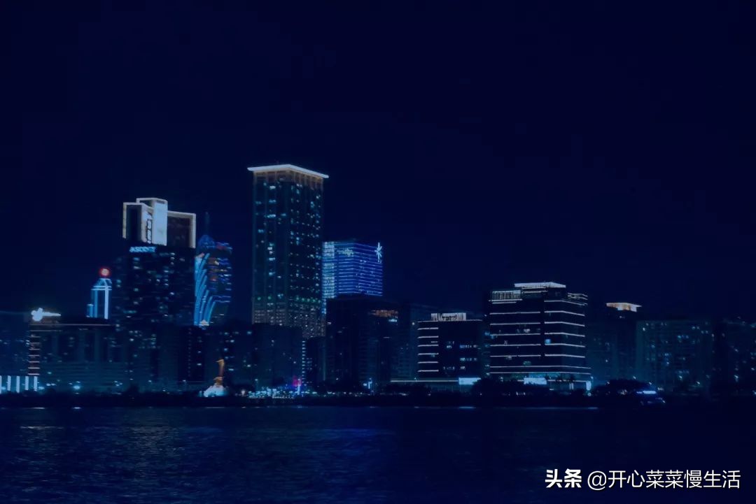 珠海第一座桥珠海大桥 (建造香港澳门珠海大桥花了几年)