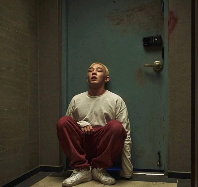 如果刘亚仁拥有这样一条狗，“活着”肯定不会那么困难