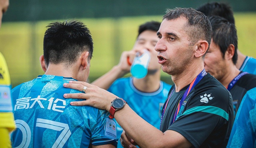 中国足球再现奇葩一幕,中国足球奇葩场面