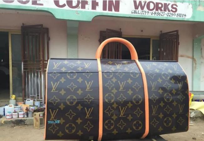 赚疯了，某宝店买「黑人抬棺」的汽车贴纸达到了月入5万多