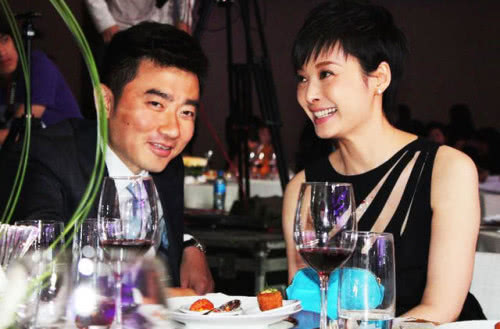 央视主持芮成钢，曾是高考状元世界红人，为何会沦为“阶下囚”？