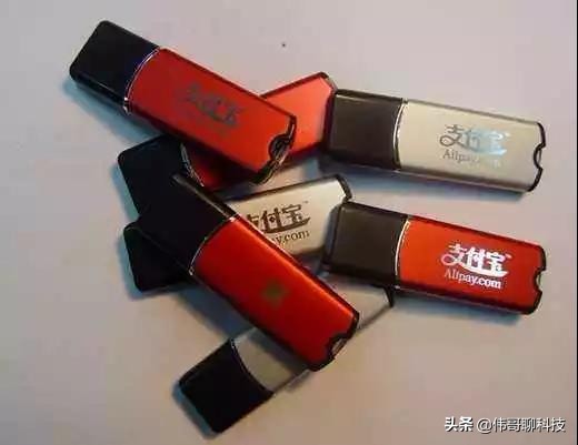 支付宝给你,支付宝帮你出钱还信用卡