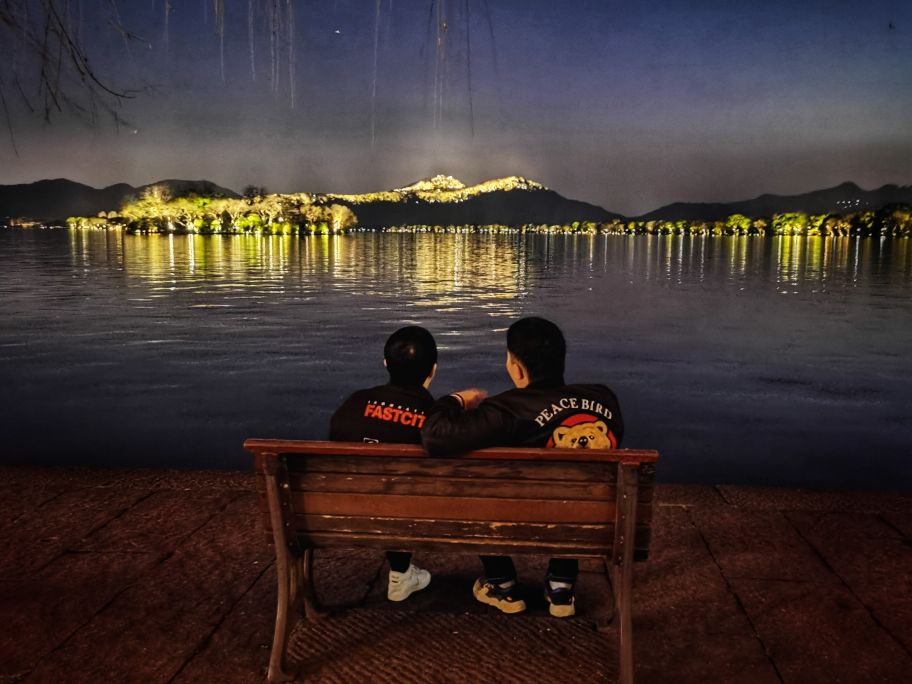 西湖夜游重启夜西湖美不胜收,开车夜游西湖视频夜景