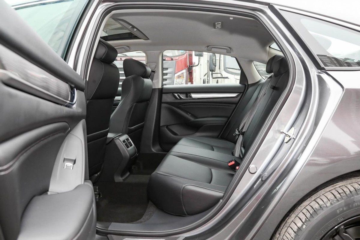 b级轿车推荐新款雅阁,雅阁十一代智享版配色选哪个