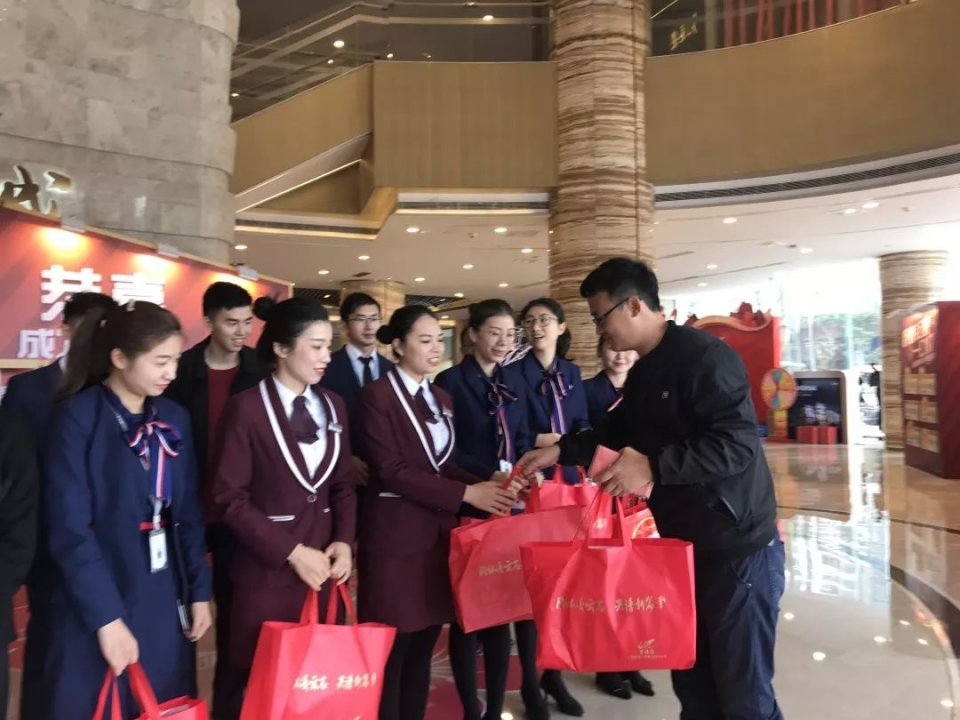 碧桂园公司送温暖迎新春活动,碧桂园开展春节慰问活动