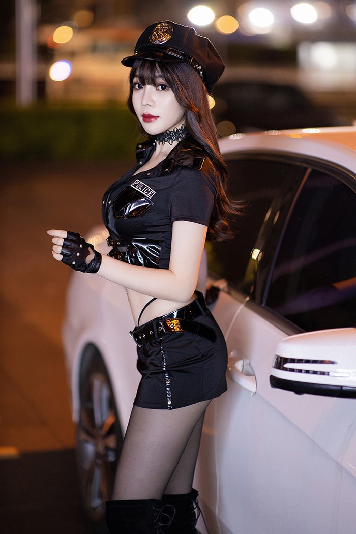 很漂亮的小姐姐写真,夜景街拍小姐姐图片