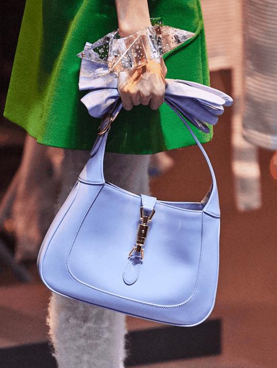 2023新款时尚半圆马鞍包,新款时髦高级感包