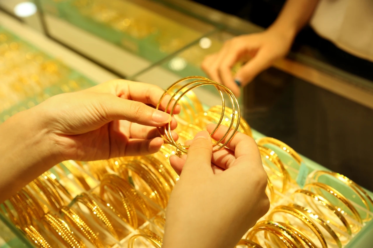 黄金首饰出售的价格怎么定,黄金首饰零售价600元一克