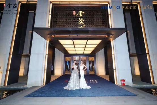 女王郭培携手海河金茂府,重现都会圈层的高定精义