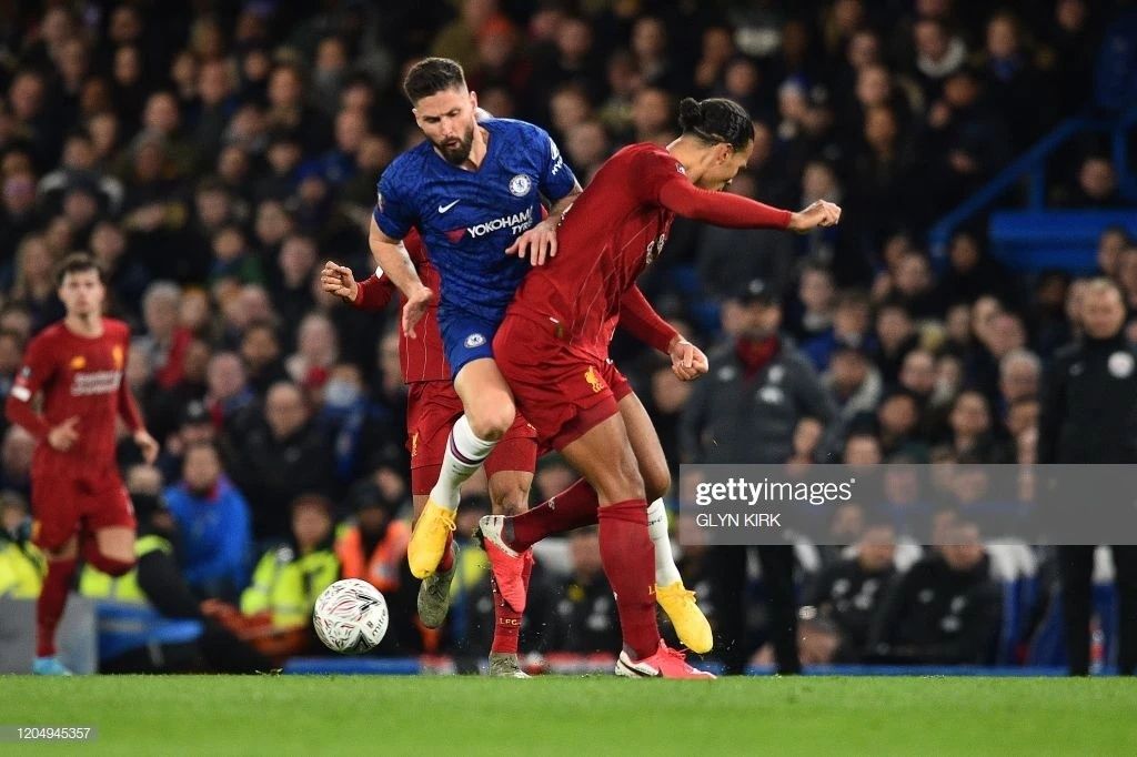 吉鲁硬抗范戴克,吉鲁硬刚范戴克的视频