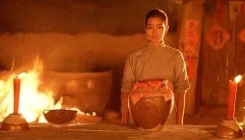 导演界有比张艺谋地位还高的吗,比张艺谋更老牌的导演有谁