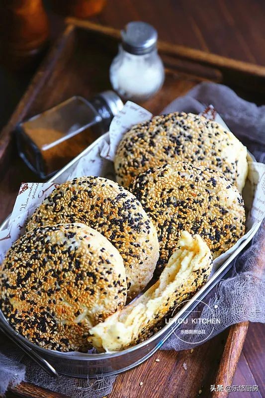 一斤面粉可以做几个油酥烧饼,1斤面粉可以做多少个饼