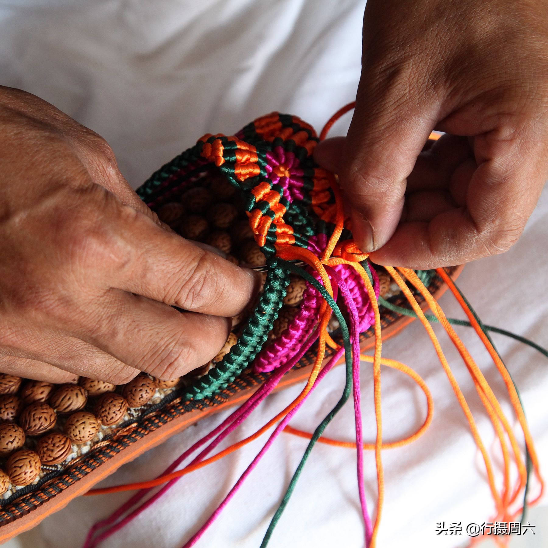 野桃核拖鞋怎么做,怎样做桃核拖鞋